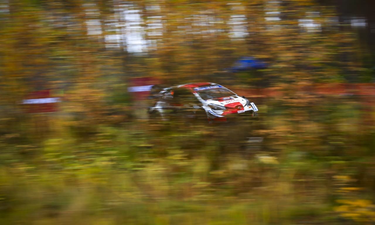 wrc_2021_r10_d1_04.jpg